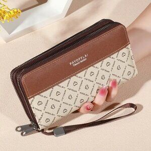 Elegant Women's Wallet with Double Zipper, Geometric Heart Pattern, Nylon Lining